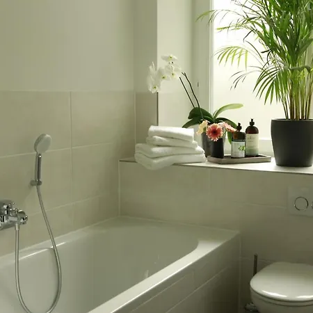 Am City Apartment 24H Self-Check-In, Free Parking, U-Bahn 350M, Netflix Nürnberg Eksteriør billede