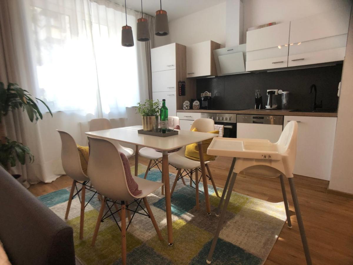 Am 24h Self-check-in, Free Parking, U-bahn 350m, Netflix Apartment
